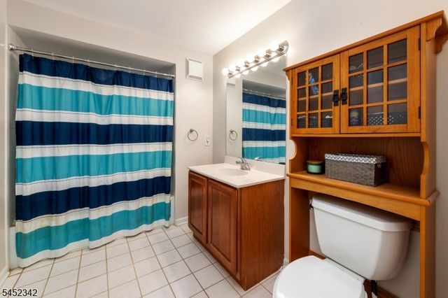 2 Port Royal Dr 3, Vernon Twp., NJ 07462