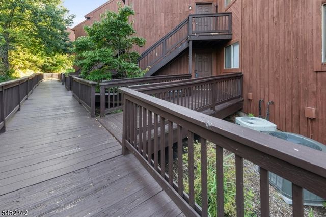 2 Port Royal Dr 3, Vernon Twp., NJ 07462