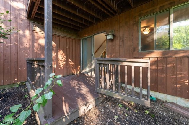 2 Port Royal Dr 3, Vernon Twp., NJ 07462