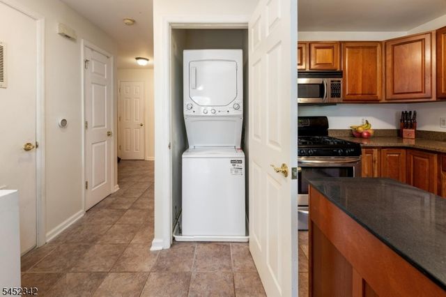 2 Port Royal Dr 3, Vernon Twp., NJ 07462