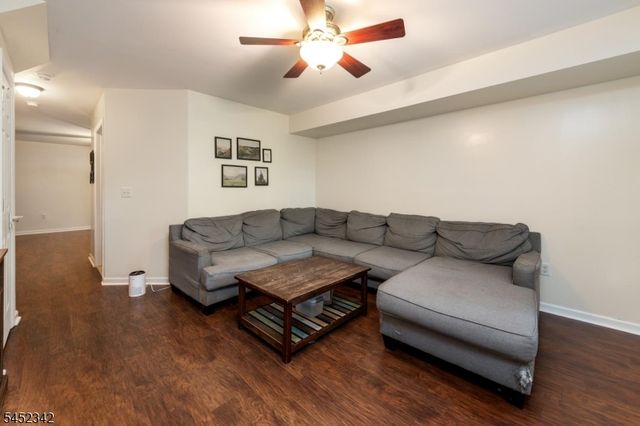 2 Port Royal Dr 3, Vernon Twp., NJ 07462