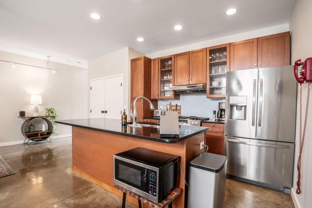 742 N Pearl Street, Columbus, OH 43215