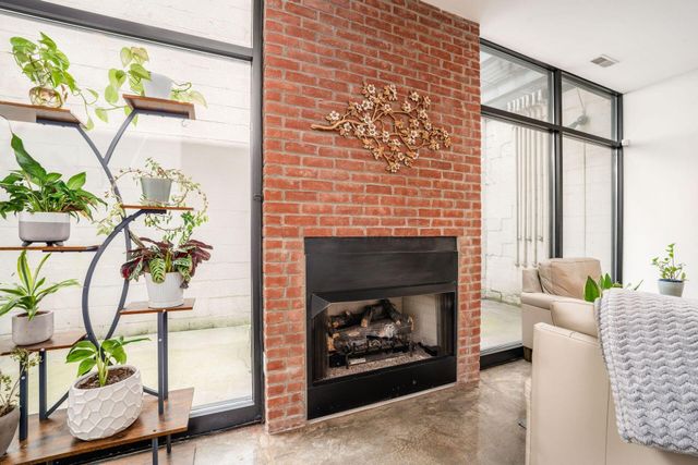 742 N Pearl Street, Columbus, OH 43215