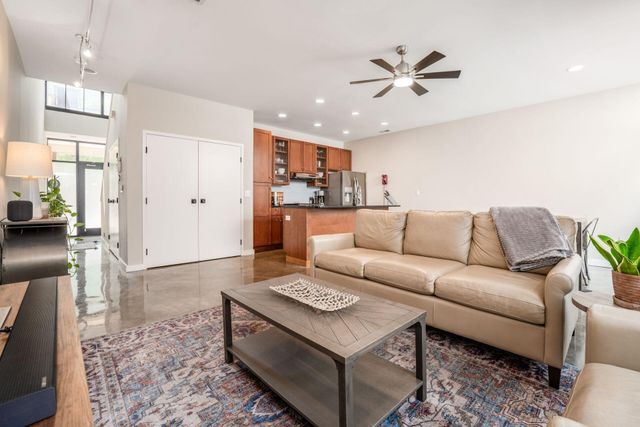 742 N Pearl Street, Columbus, OH 43215