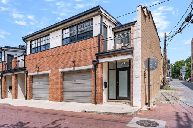 742 N Pearl Street, Columbus, OH 43215