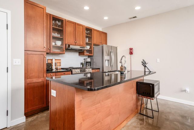 742 N Pearl Street, Columbus, OH 43215
