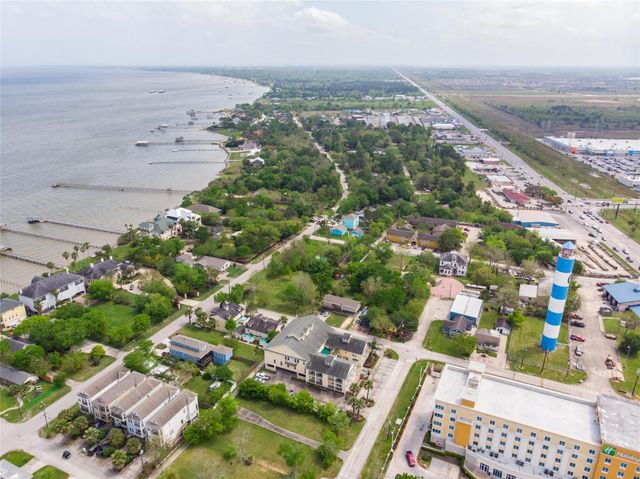 811 Bradford Avenue 5B, Kemah, TX 77565