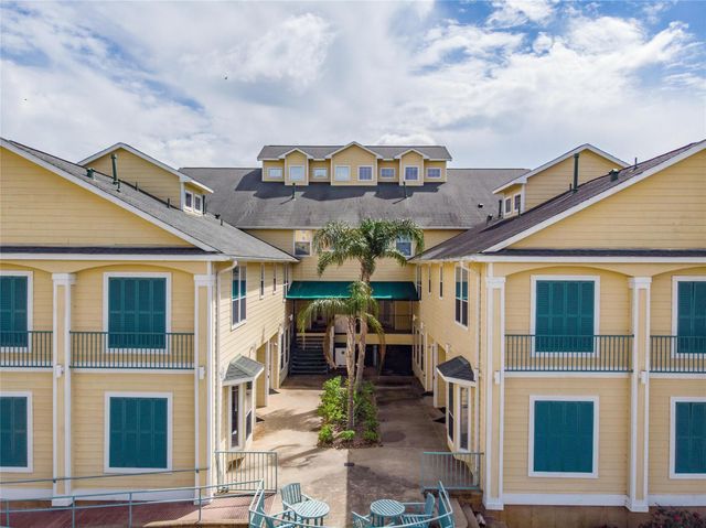 811 Bradford Avenue 5B, Kemah, TX 77565
