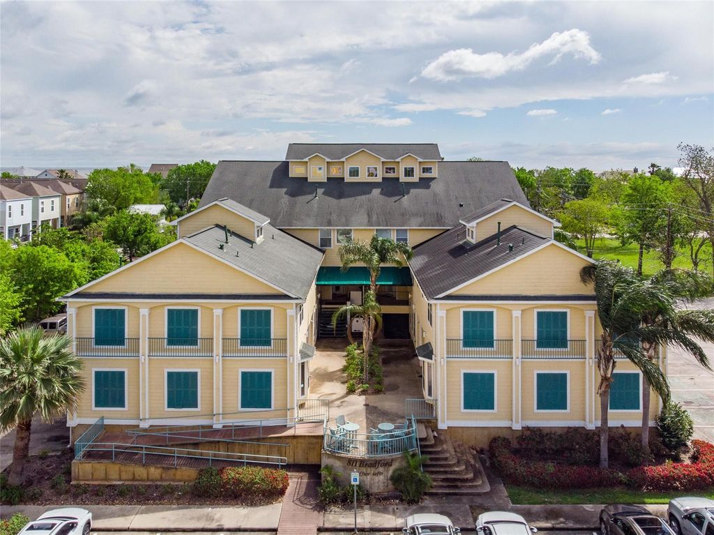811 Bradford Avenue 5B, Kemah, TX 77565