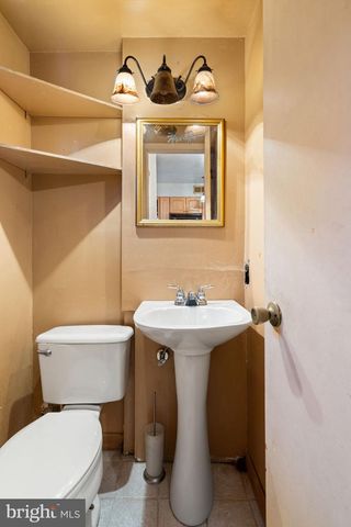 1004 COLONIAL AVE, Alexandria, VA 22314