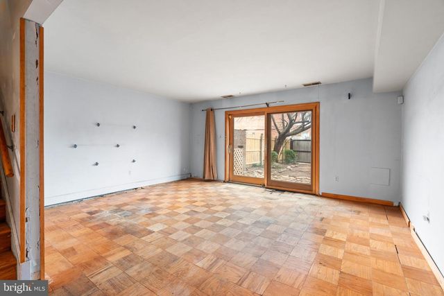 1004 COLONIAL AVE, Alexandria, VA 22314