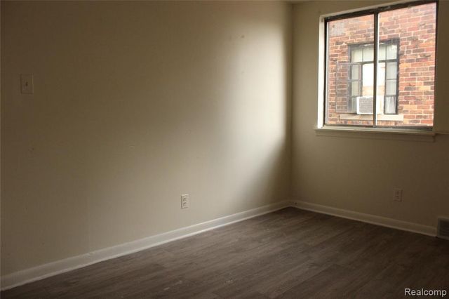 9184 Harvard Road, Detroit, MI 48224