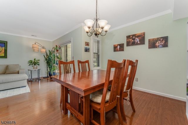 2 Daniel Ct, Lebanon Boro, NJ 08833
