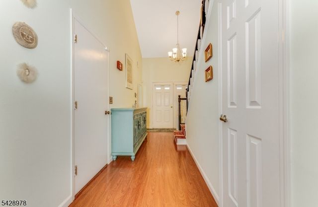 2 Daniel Ct, Lebanon Boro, NJ 08833