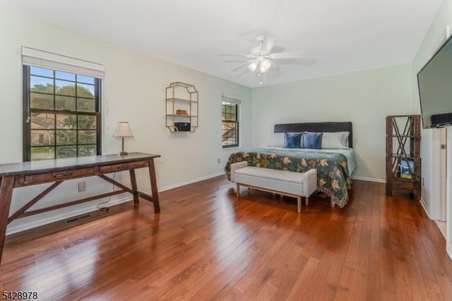 2 Daniel Ct, Lebanon Boro, NJ 08833