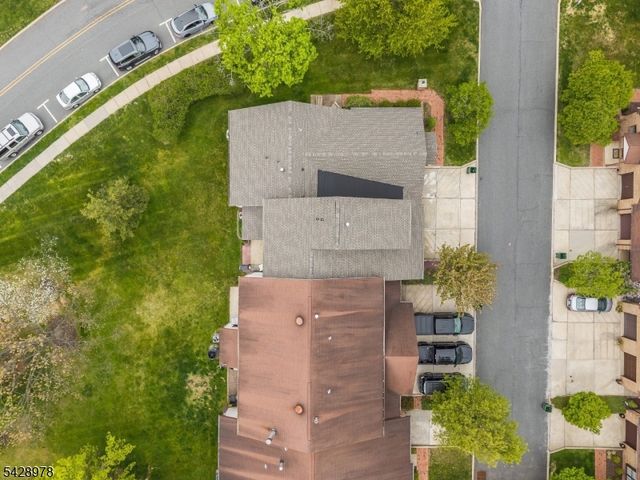 2 Daniel Ct, Lebanon Boro, NJ 08833