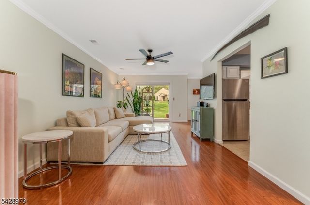 2 Daniel Ct, Lebanon Boro, NJ 08833
