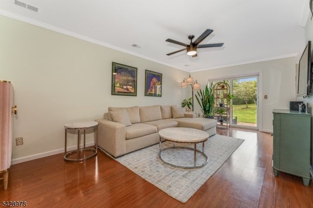 2 Daniel Ct, Lebanon Boro, NJ 08833