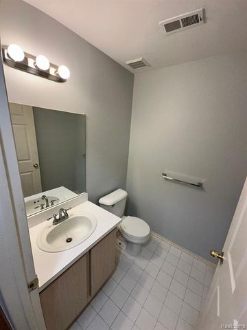22277 Atlantic Pointe, Farmington Hills, MI 48336