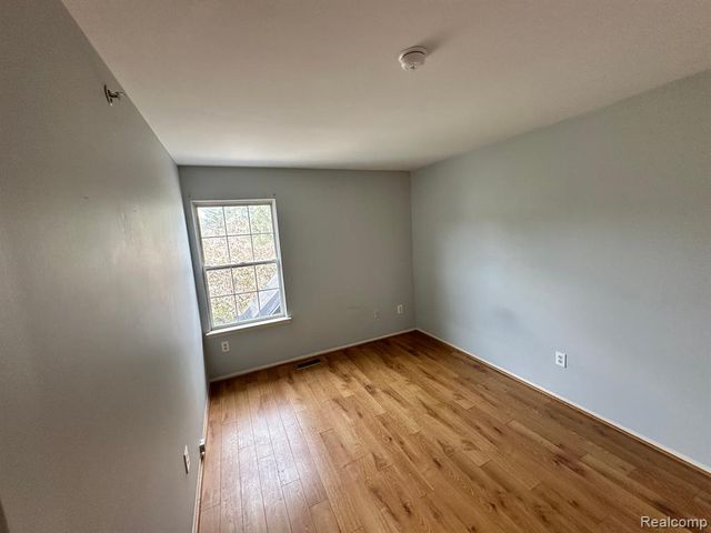 22277 Atlantic Pointe, Farmington Hills, MI 48336