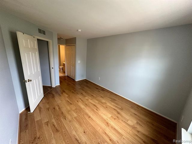 22277 Atlantic Pointe, Farmington Hills, MI 48336