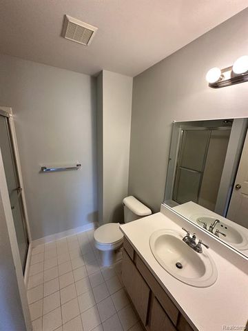 22277 Atlantic Pointe, Farmington Hills, MI 48336