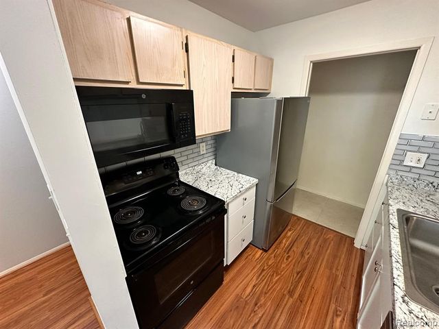 22277 Atlantic Pointe, Farmington Hills, MI 48336