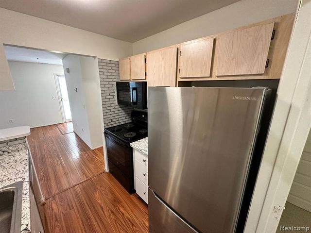 22277 Atlantic Pointe, Farmington Hills, MI 48336