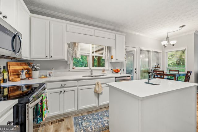 1607 White Oak Drive, Winder, GA 30680