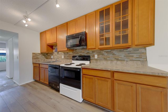 5090 BAY STREET NE 124, St Petersburg, FL 33703
