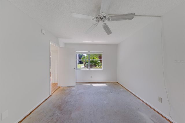 5090 BAY STREET NE 124, St Petersburg, FL 33703