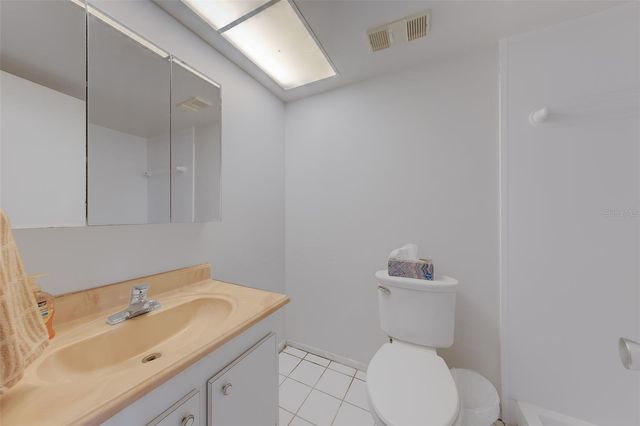 5090 BAY STREET NE 124, St Petersburg, FL 33703