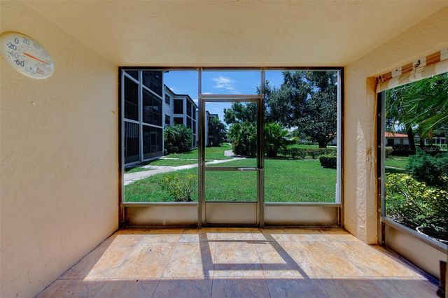 5090 BAY STREET NE 124, St Petersburg, FL 33703