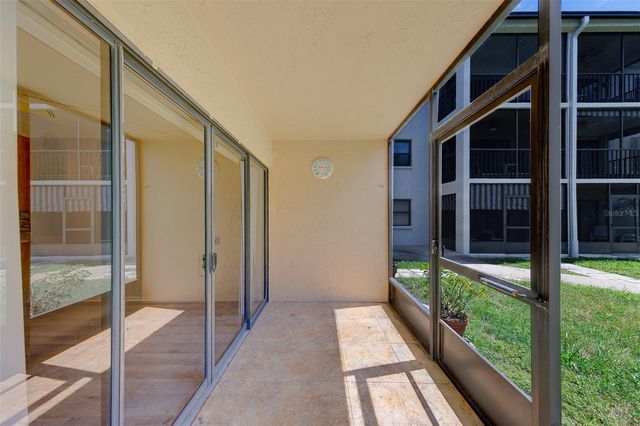 5090 BAY STREET NE 124, St Petersburg, FL 33703