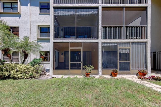 5090 BAY STREET NE 124, St Petersburg, FL 33703