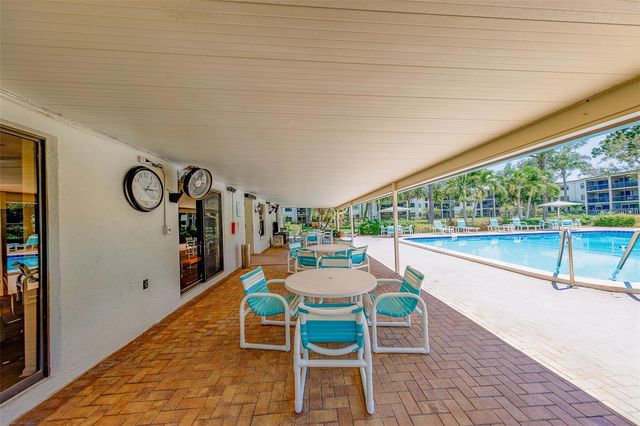 5090 BAY STREET NE 124, St Petersburg, FL 33703