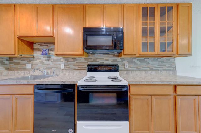 5090 BAY STREET NE 124, St Petersburg, FL 33703