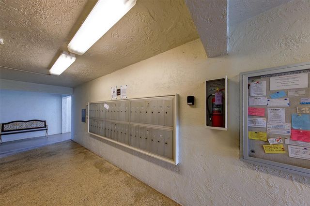 5090 BAY STREET NE 124, St Petersburg, FL 33703