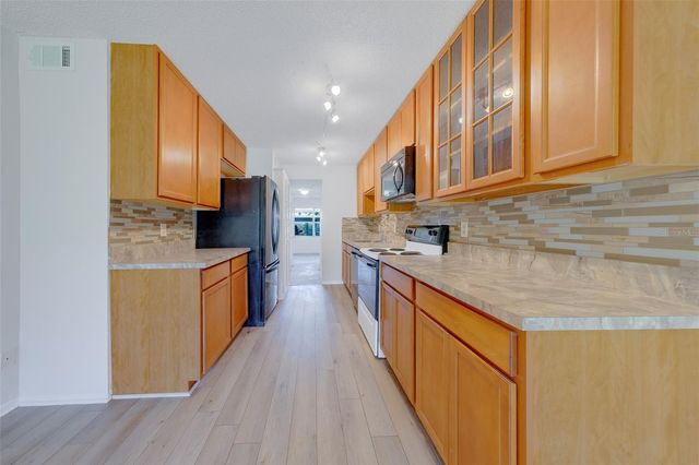 5090 BAY STREET NE 124, St Petersburg, FL 33703
