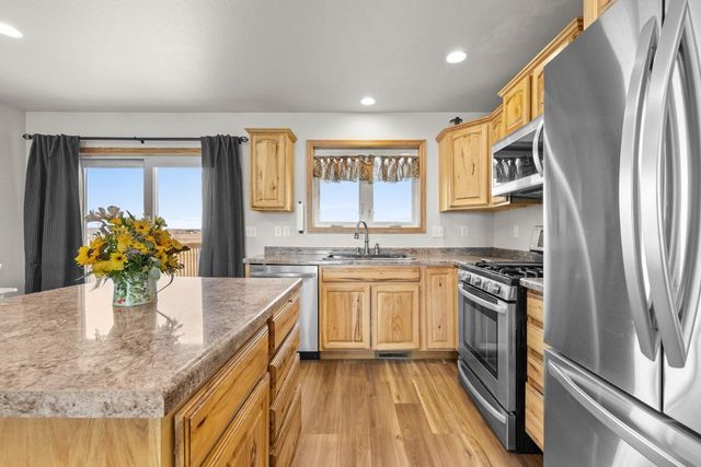 2844 Grey Eagle Pass, Minot, ND 58703