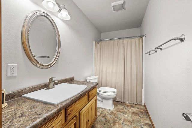 2844 Grey Eagle Pass, Minot, ND 58703