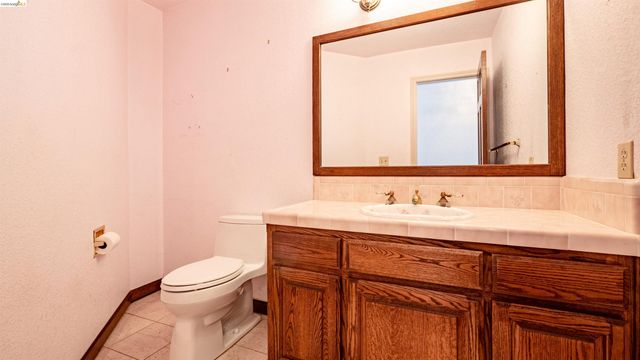 80 Cunha Ct, Oakley, CA 94561