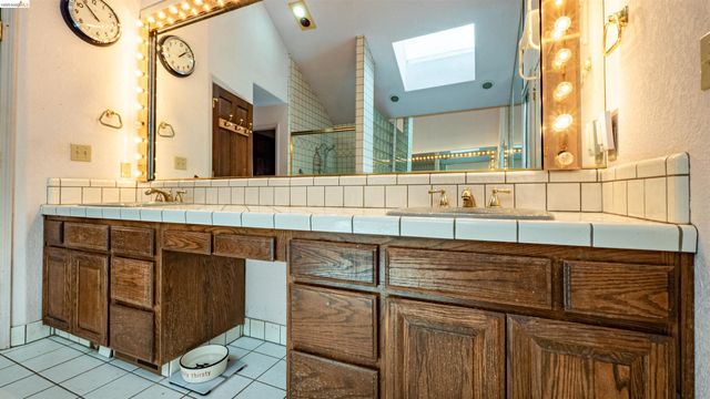 80 Cunha Ct, Oakley, CA 94561