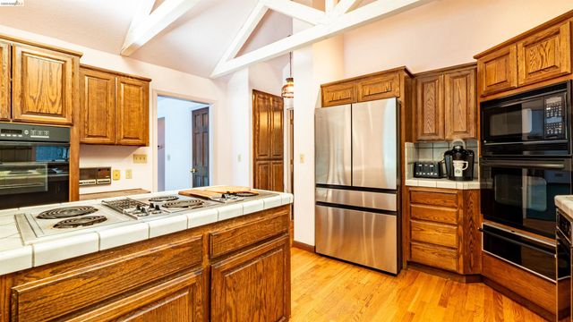 80 Cunha Ct, Oakley, CA 94561