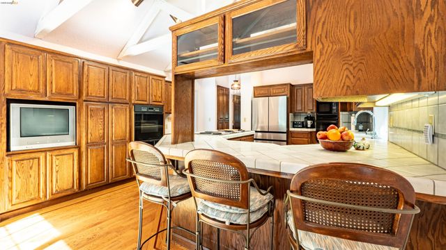 80 Cunha Ct, Oakley, CA 94561