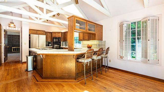 80 Cunha Ct, Oakley, CA 94561