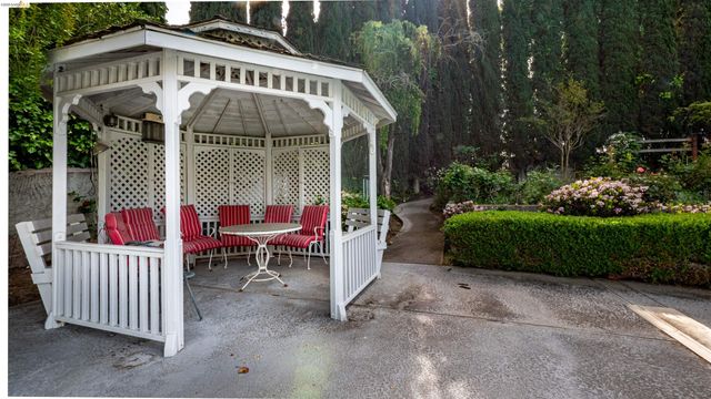 80 Cunha Ct, Oakley, CA 94561