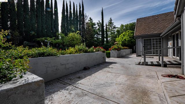 80 Cunha Ct, Oakley, CA 94561