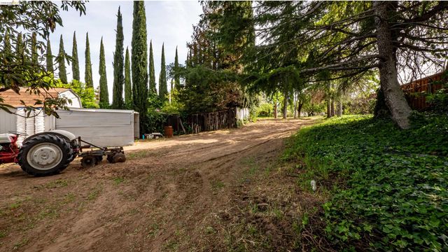 80 Cunha Ct, Oakley, CA 94561