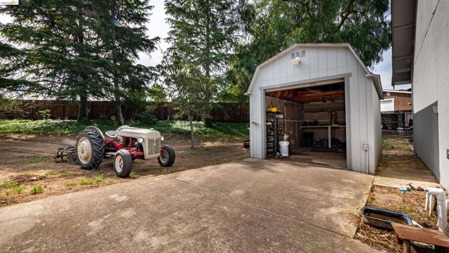 80 Cunha Ct, Oakley, CA 94561